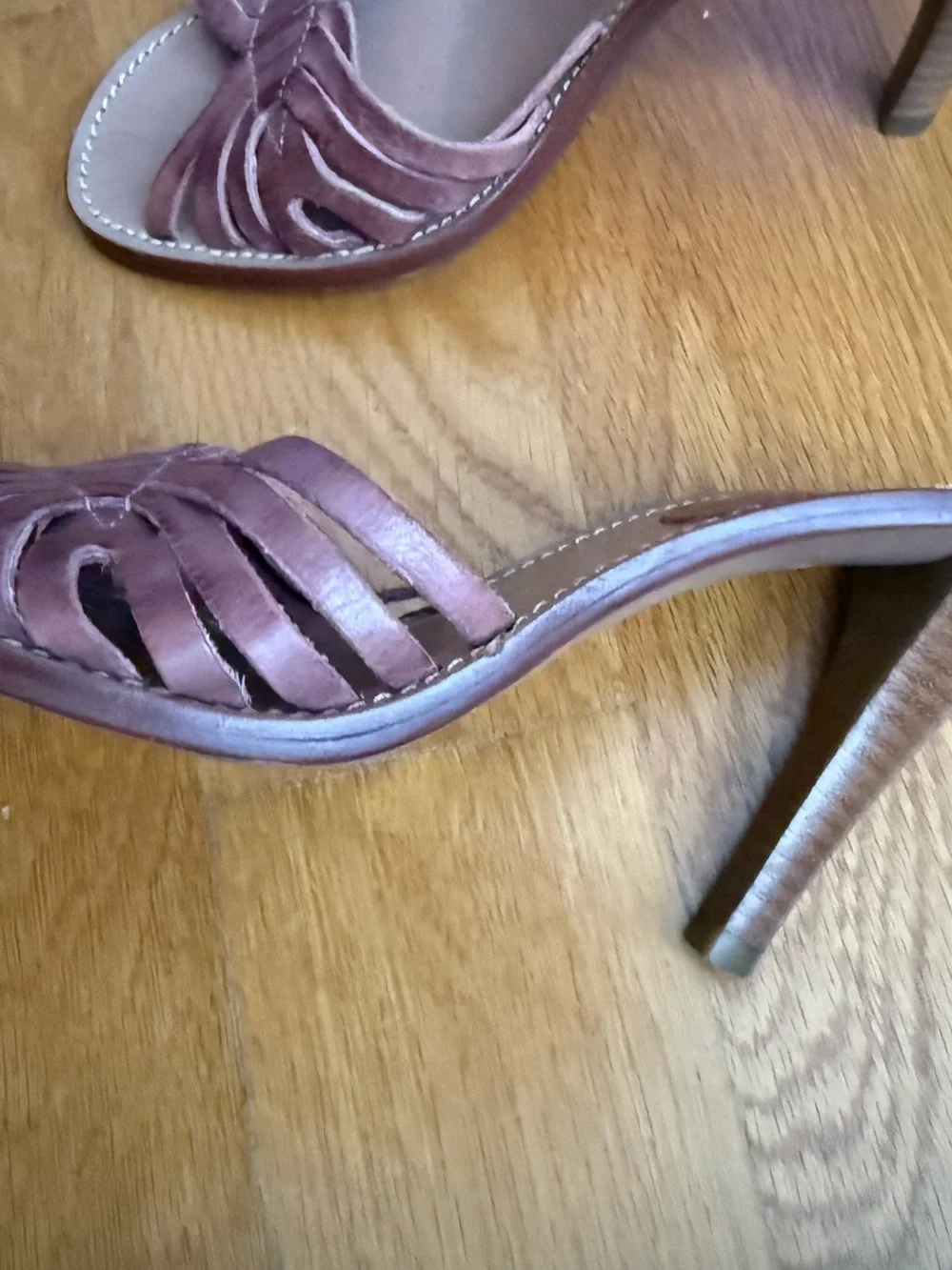 KORS Michael Kors Mauve Leather Slide sandal